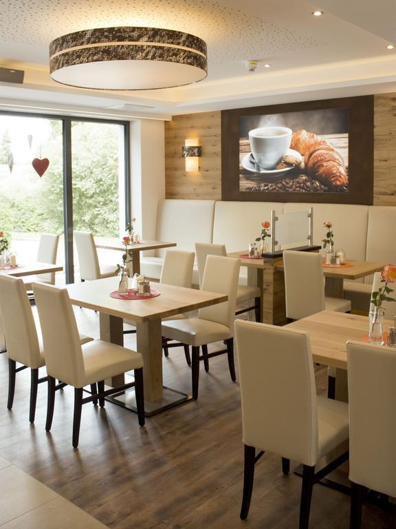 Alpenflair Hotel Бухлоэ Экстерьер фото