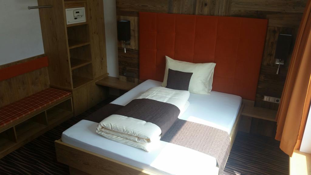 Alpenflair Hotel Бухлоэ Номер фото